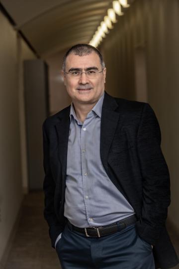 Headshot of Tayfun Sönmez