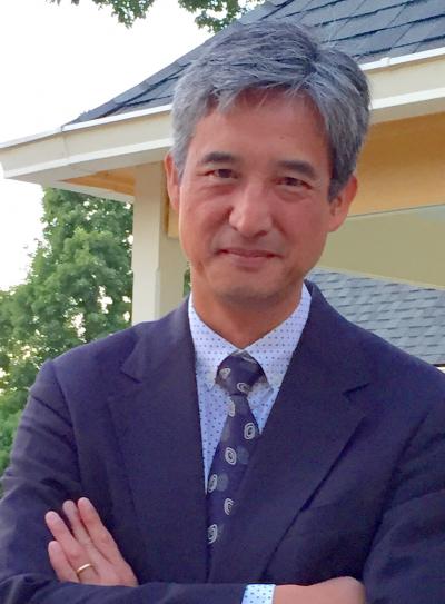 Roberto Chang Profile
