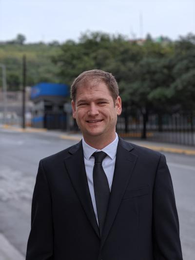 Headshot of Daniel Grossman