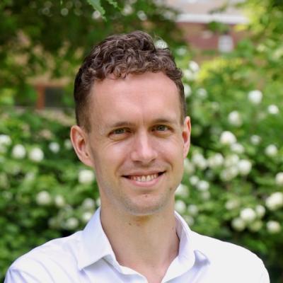 Headshot of Jonathan de Quidt